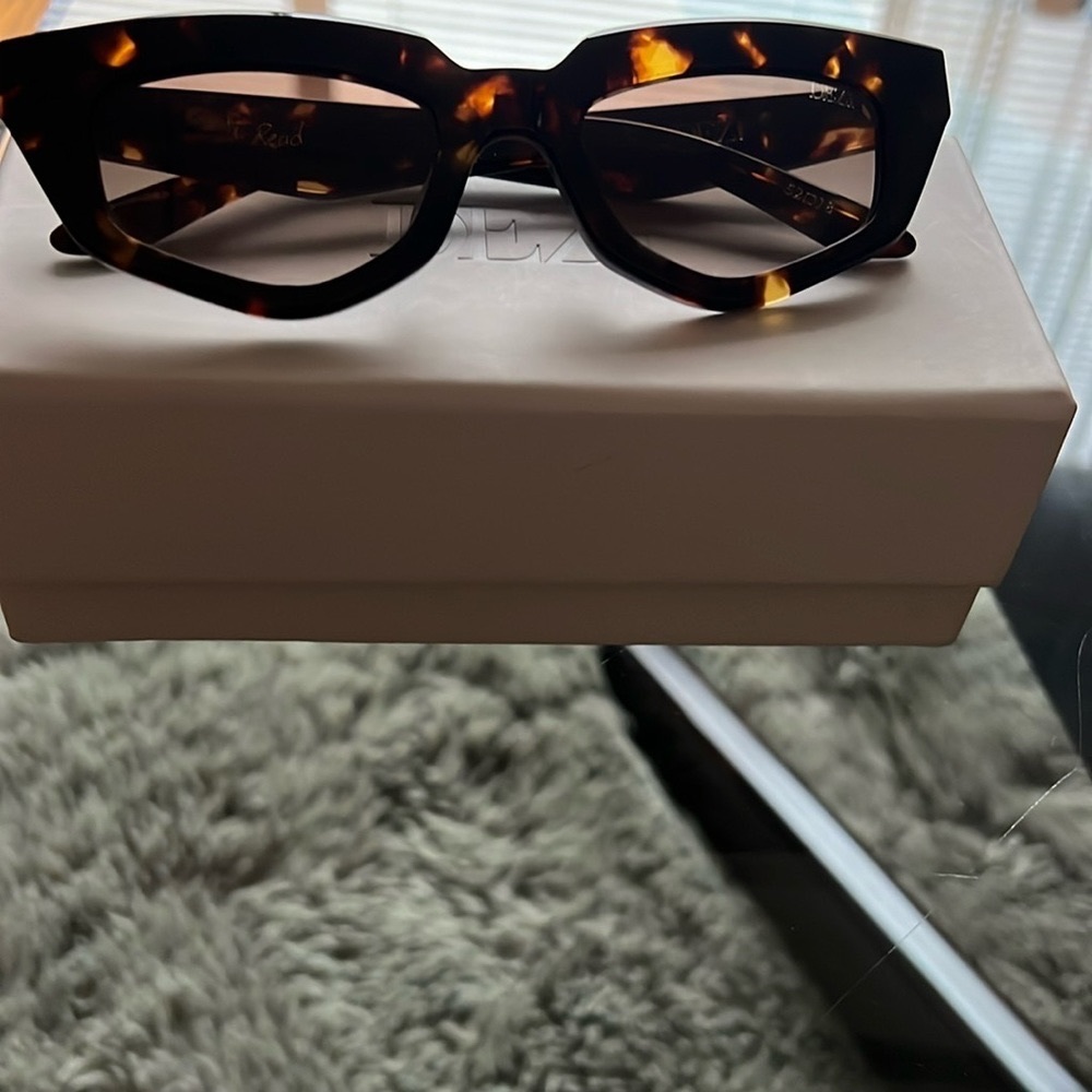 Dezi Cheetah Print Cat Eye Tortoise Frame Sunglass
